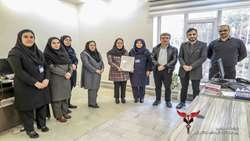 تقدیر از ناظر دارویی بیمارستان شهدای هفتم تیر به مناسبت بازنشستگی