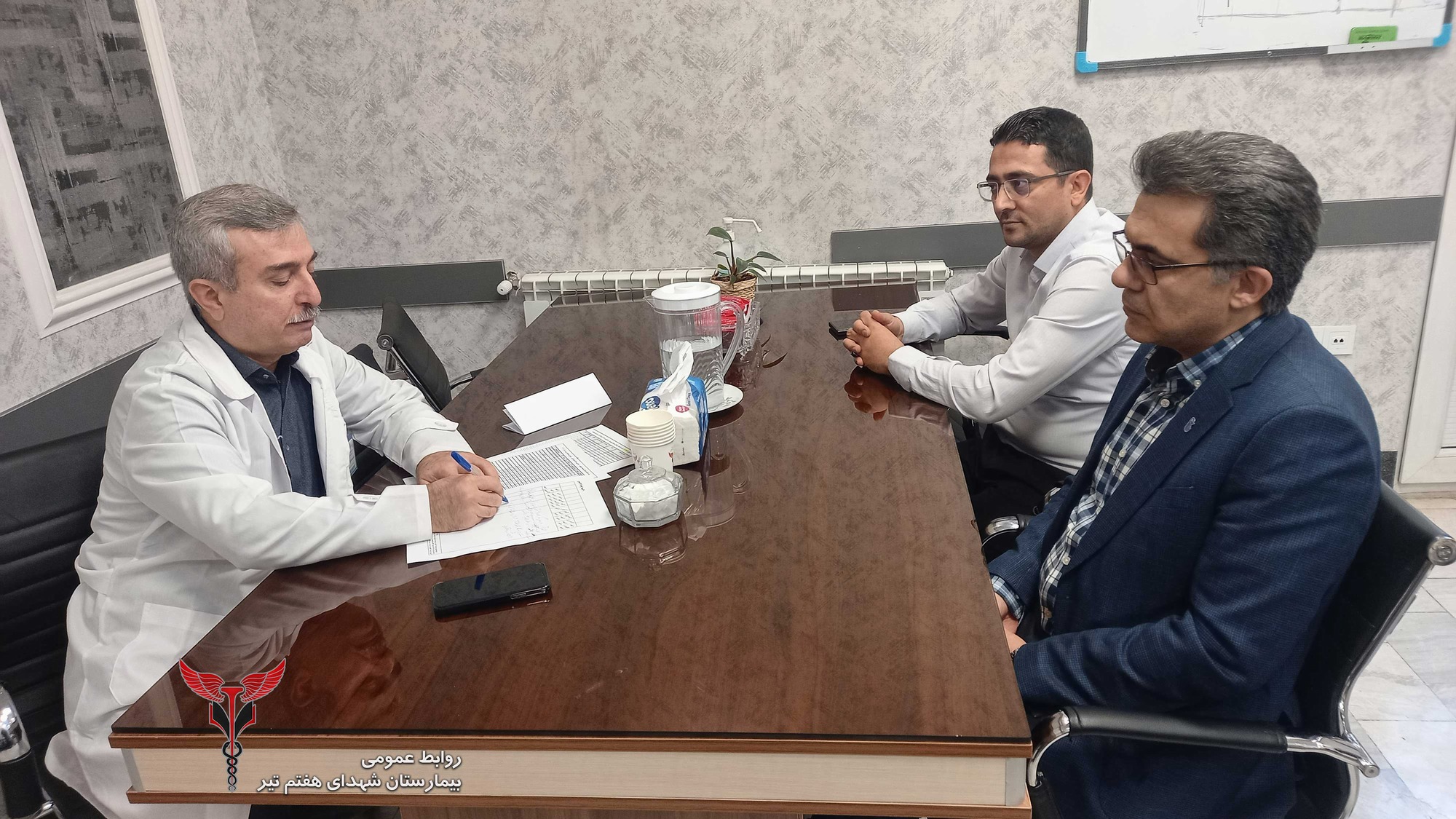 جلسه بررسی برنامه‌های مرکزتوسعه پژوهش‌های بالینی در بیمارستان شهدای هفتم تیر