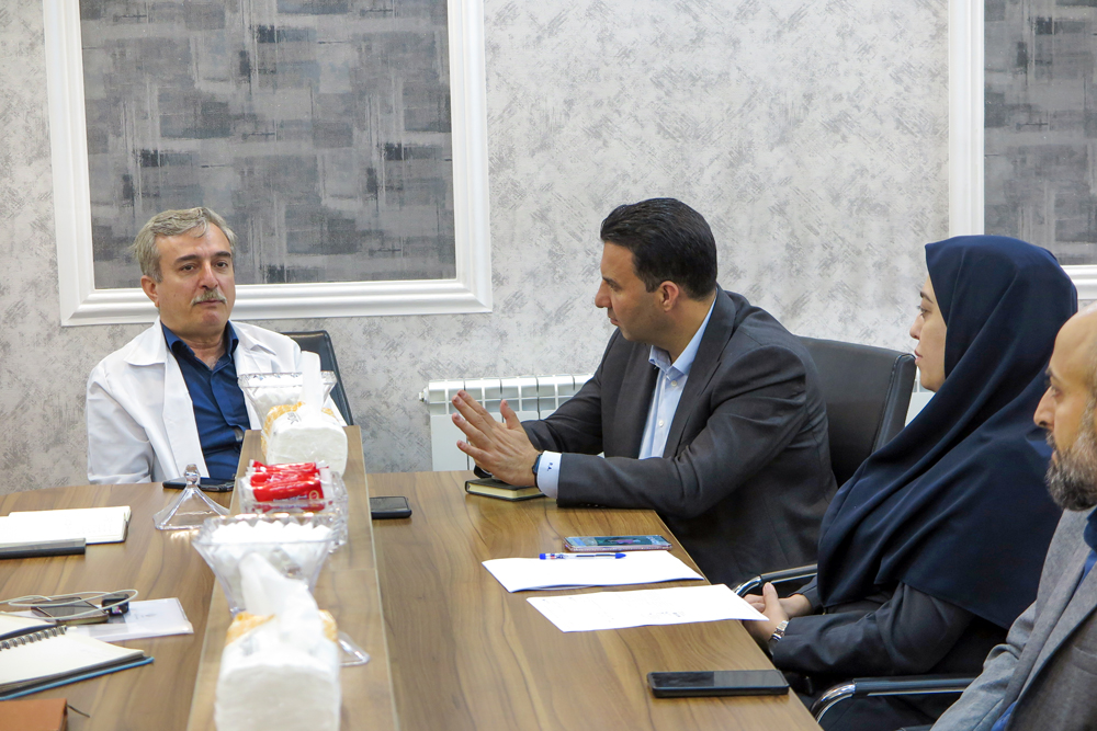 بازدید سرپرست مدیریت پشتیبانی دانشگاه علوم پزشکی ایران از بیمارستان شهدای هفتم تیر